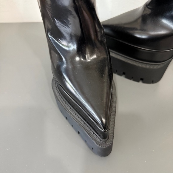 Versace Medusa Insignia Leather Chelsea Boots Women's Size 36 - Picture 6 of 7